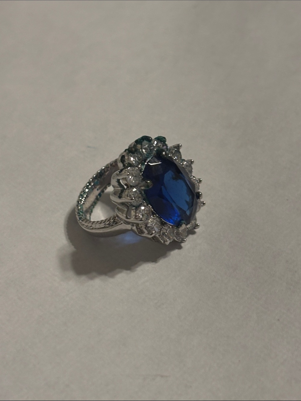 KJL Kenneth Jay Lane Faux Blue Sapphire Glass Halo Cocktail Ring Silver Tone 7.5